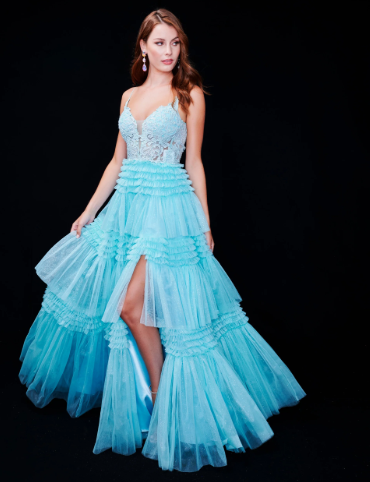 Nina Canacci 4418 size 4 Mint