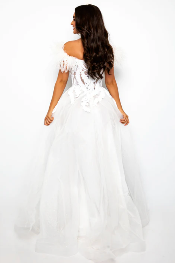 Ava Presley 39213 sz00 White