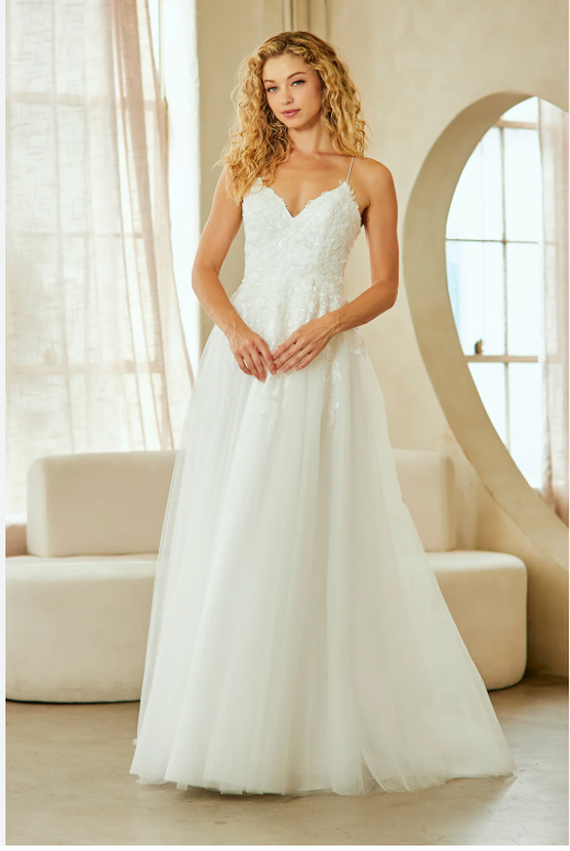 Amelia Couture 9079 Size 6 White