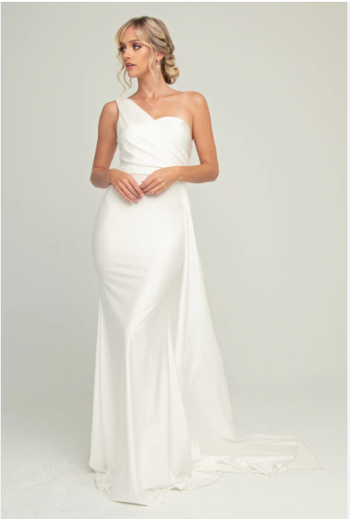 Amelia Couture 387 size 6 White