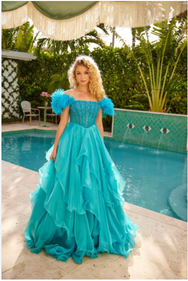 Ava Presley 39553 size 8 Off White
