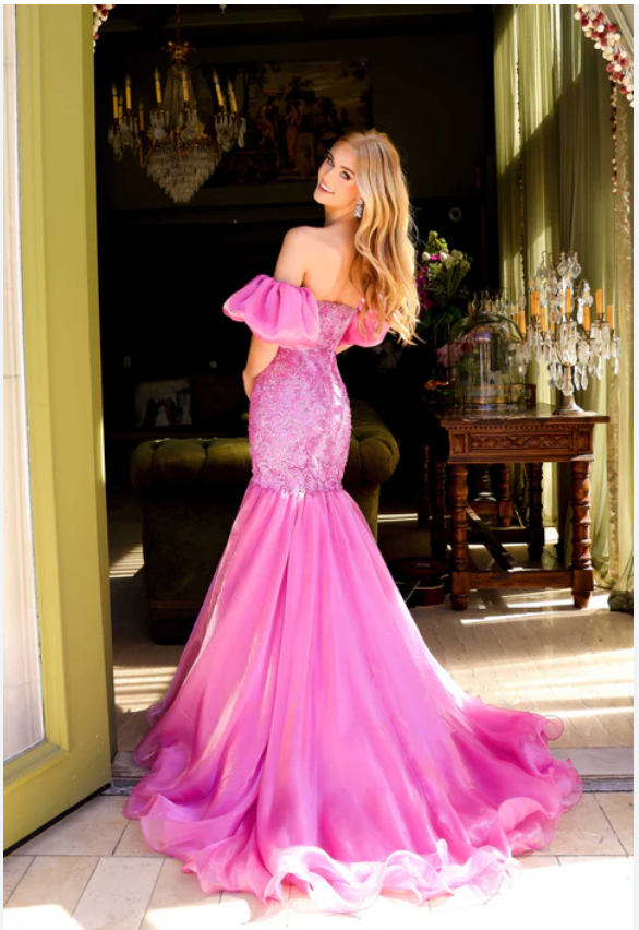 Ava Presley 39570 Size 6 Off-White