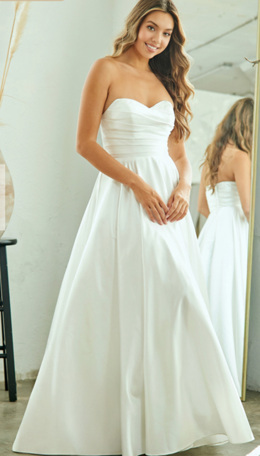 Amelia Couture 5076 Size 18 White